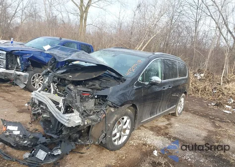 2020 Chrysler Pacifica Limited z USA, uszkodzony, nr VIN 2C4RC1GG0LR109219